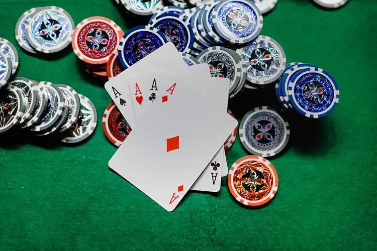 Pengguna menikmati hiburan mobile sports dan casino dengan fitur privasi dan keamanan maksimal